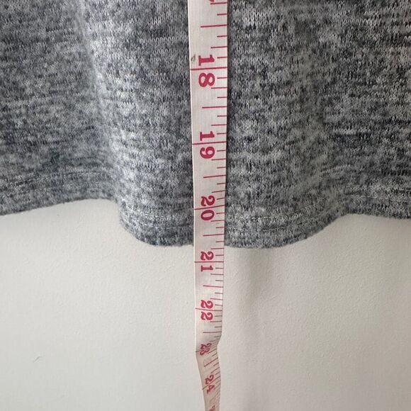 Ces Femme Grey Flutter Sleeve Detial Soft Top EUC - Picture 4 of 7